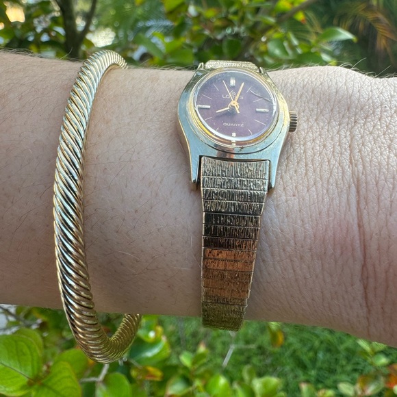 Vtg Lorus Teardrop Gold Tone Quartz Cocktail Watch - Picture 3 of 9